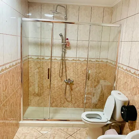 ゲストハウス Dionis ティラナ