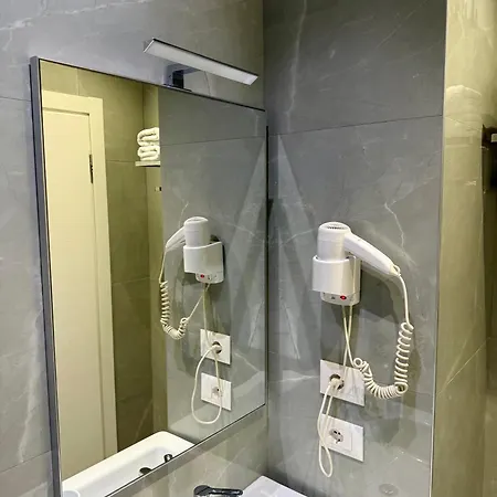 ゲストハウス Dionis 2*